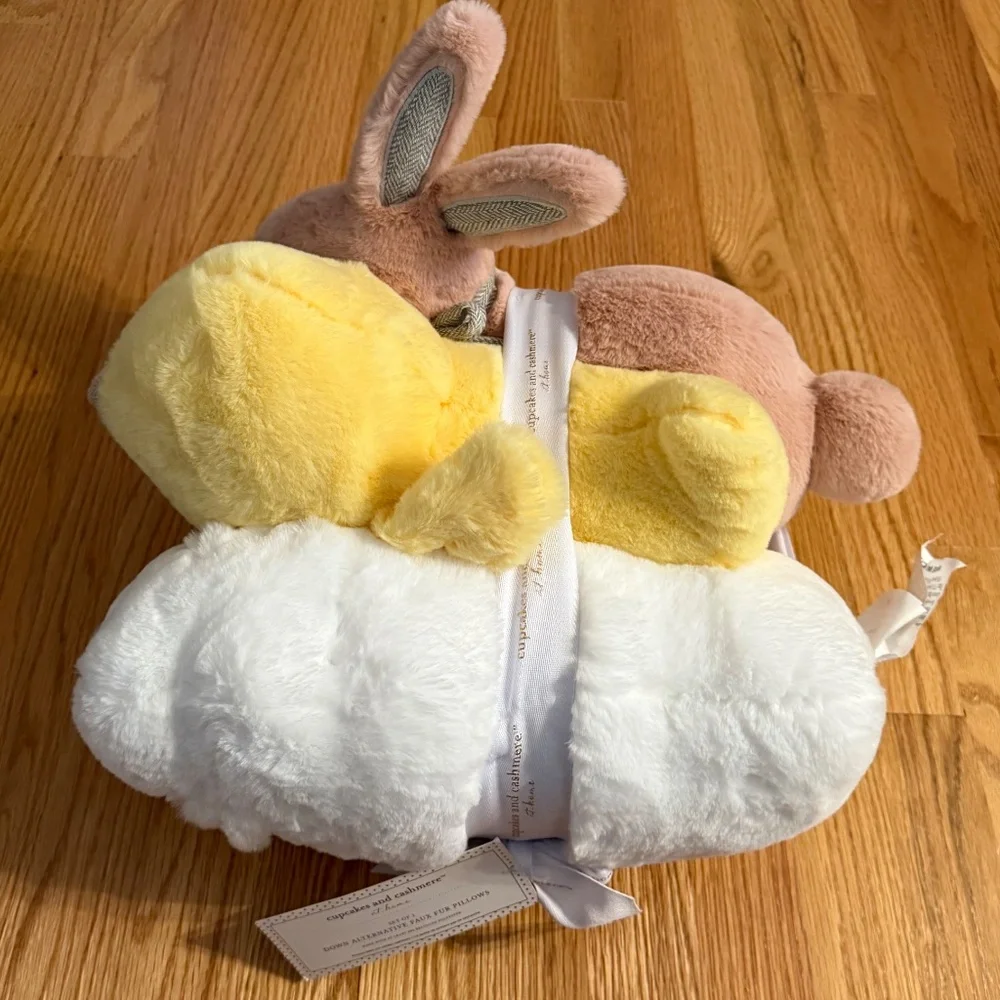 Cupcakes and Cashmere Set of 3 Easter Pillows - Picture 3 of 11